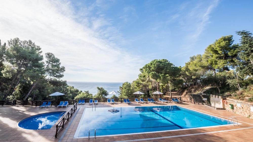 Camping Sunissim Cala Llevado 4* by Locatour Hotel Tossa de Mar Esterno foto
