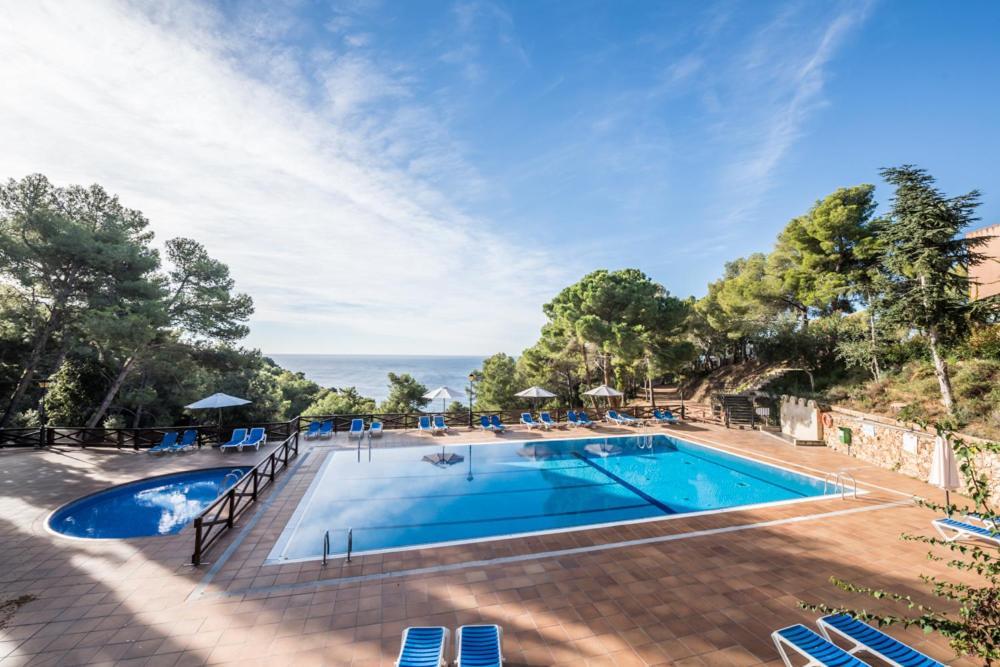Camping Sunissim Cala Llevado 4* by Locatour Hotel Tossa de Mar Esterno foto