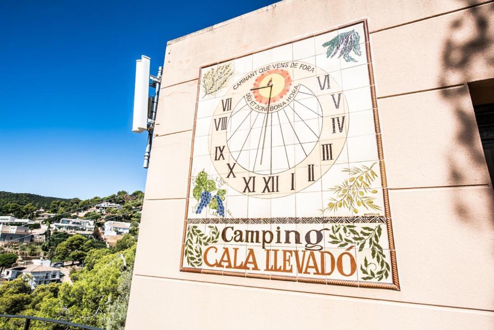 Camping Sunissim Cala Llevado 4* by Locatour Hotel Tossa de Mar Esterno foto