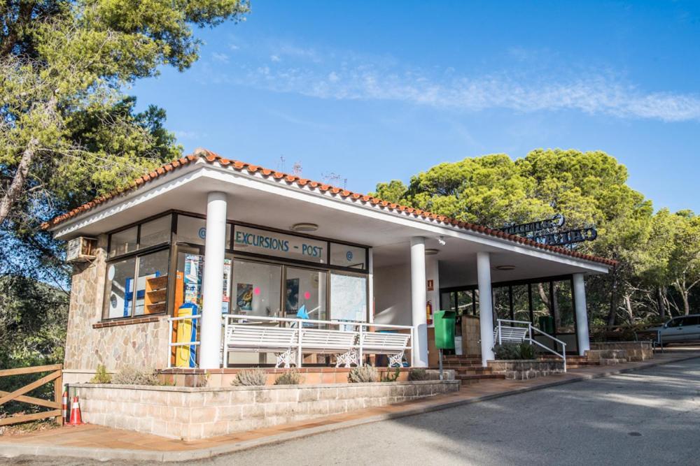 Camping Sunissim Cala Llevado 4* by Locatour Hotel Tossa de Mar Esterno foto