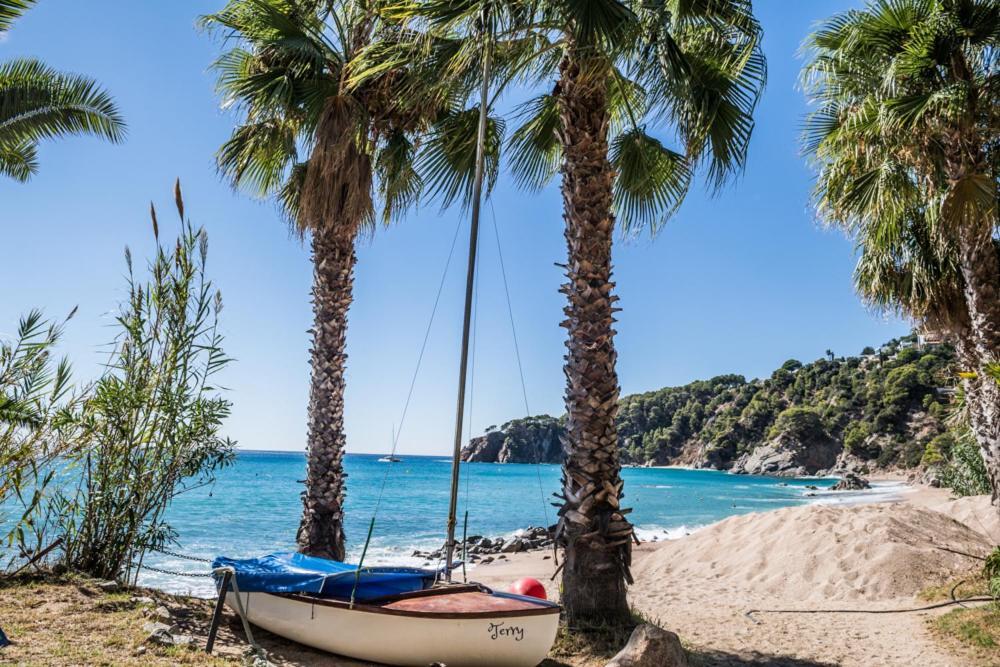 Camping Sunissim Cala Llevado 4* by Locatour Hotel Tossa de Mar Esterno foto